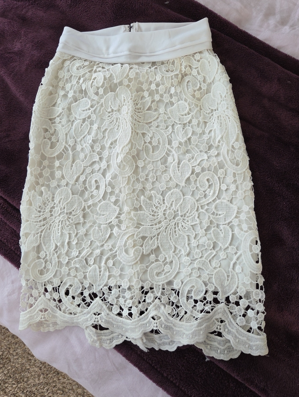 Floral Lace Mini Skirt in White Like New